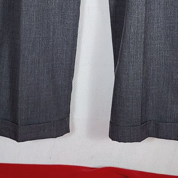 Haggar Quality Grey Pleated and Cuffed Poly Wool Dress Pants WPL386 Size 42x30 - Picture 5 of 16